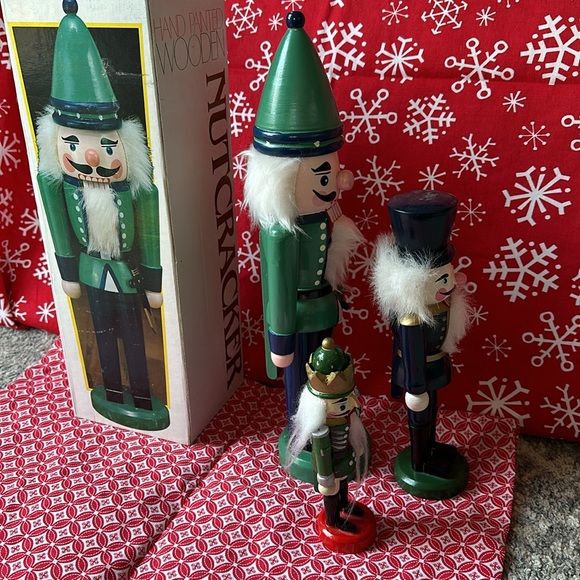 3 Wooden Christmas Nutcrackers - Picture 4 of 7